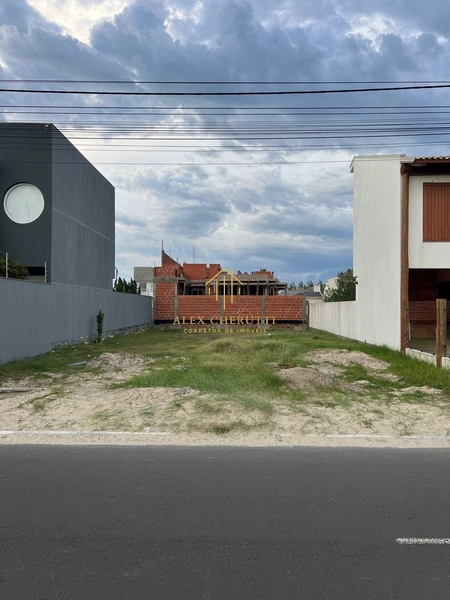 Terreno à beira mar de Atlântida Sul: 1ª foto da galeria de imagens do imóvel