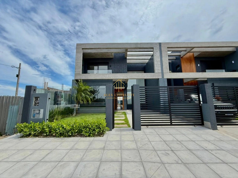 Sobrado à venda na praia de Rainha do Mar