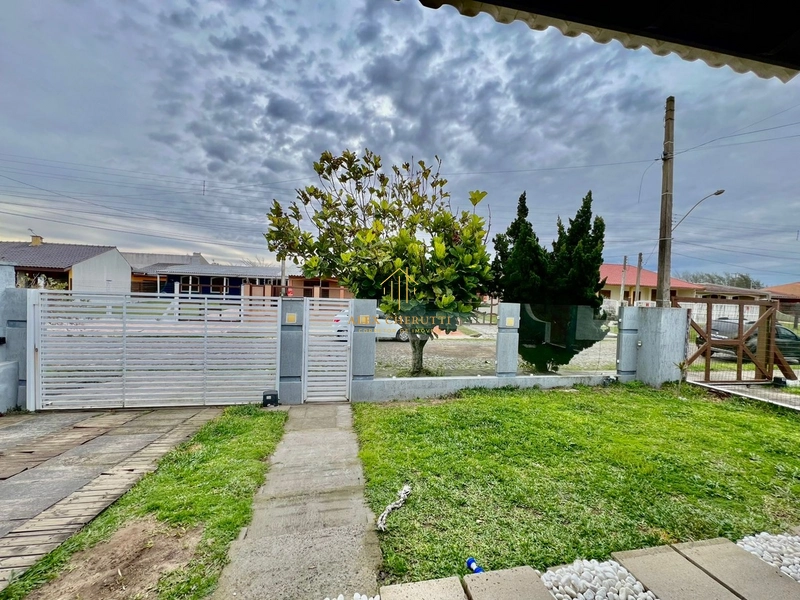 Bela casa à venda na praia de Atlântida Sul, 3 dormitórios: 4ª foto da galeria de imagens do imóvel