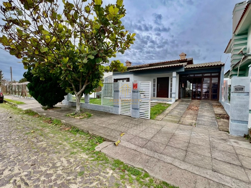 Bela casa à venda na praia de Atlântida Sul, 3 dormitórios