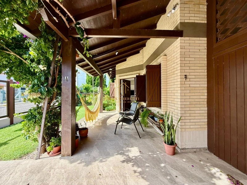 Casa linda à venda na praia de Rainha do Mar, 4 dormitórios: 5ª foto da galeria de imagens do imóvel