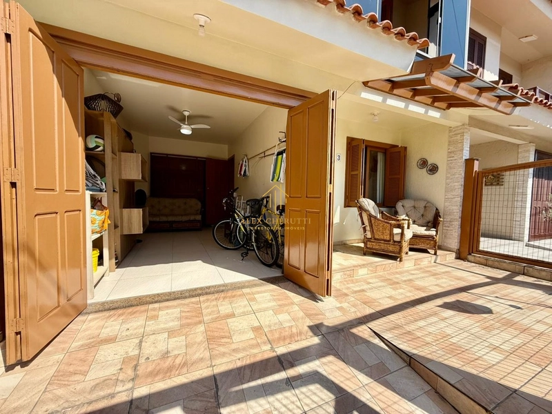 Casa à venda na praia de Rainha do Mar, 3 dormitórios: 2ª foto da galeria de imagens do imóvel