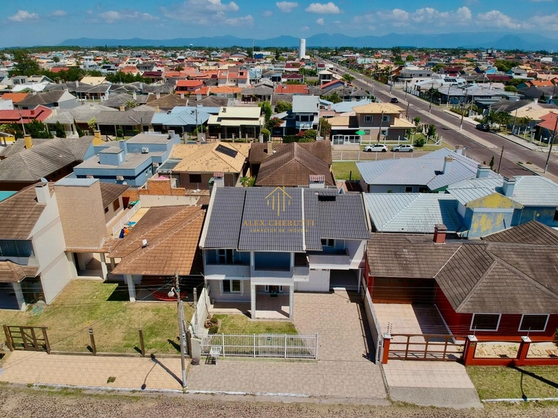 Lindo sobrado mobiliado e decorado à venda em Atlântida Sul: 7ª foto da galeria de imagens do imóvel