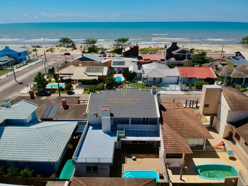 Lindo sobrado mobiliado e decorado à venda em Atlântida Sul: 8ª foto da galeria de imagens do imóvel