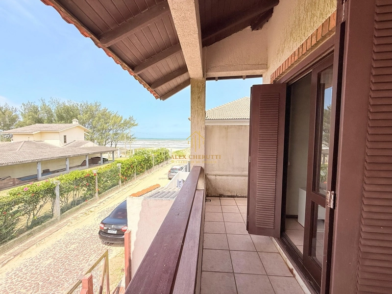 Casa à venda 50 metros da praia em Rainha do Mar, 3 dormitórios: 3ª foto da galeria de imagens do imóvel