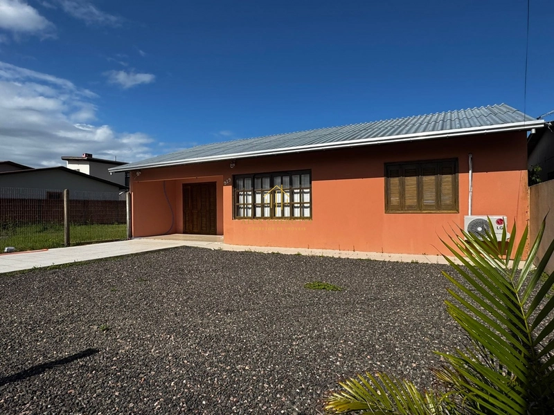 Casa à venda em Atlântida Sul, 4 dormitórios: 3ª foto da galeria de imagens do imóvel