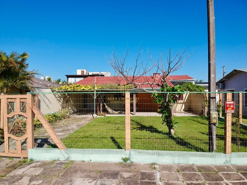 Casa à venda em ótima localização na praia de Atlântida Sul: 8ª foto da galeria de imagens do imóvel