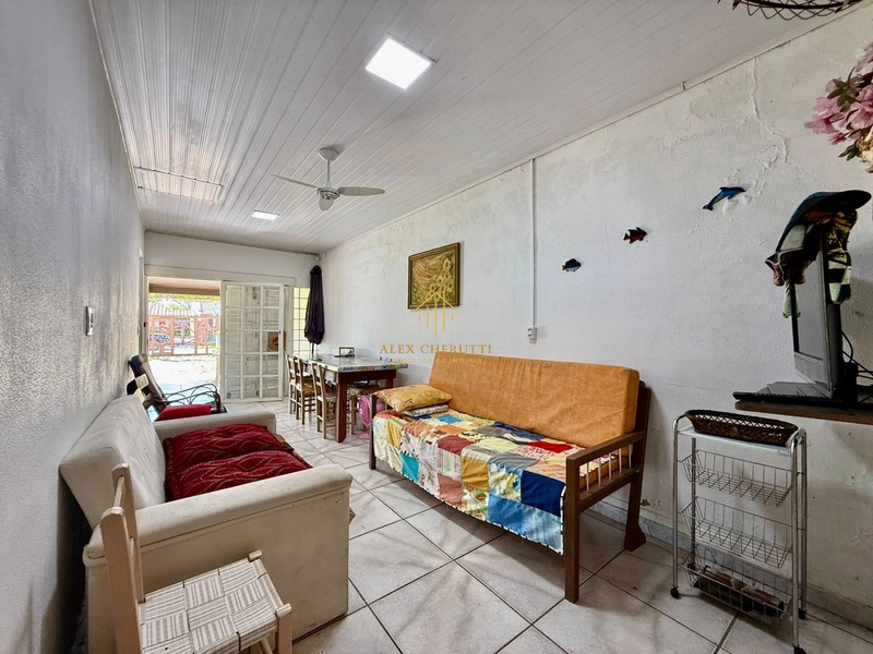 Casa à venda em ótima localização na praia de Atlântida Sul: 13ª foto da galeria de imagens do imóvel