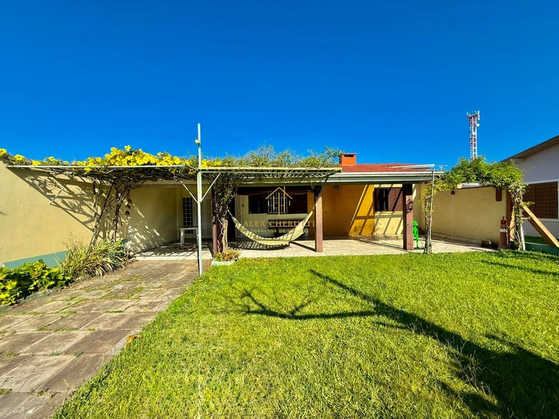 Casa à venda em ótima localização na praia de Atlântida Sul: 4ª foto da galeria de imagens do imóvel