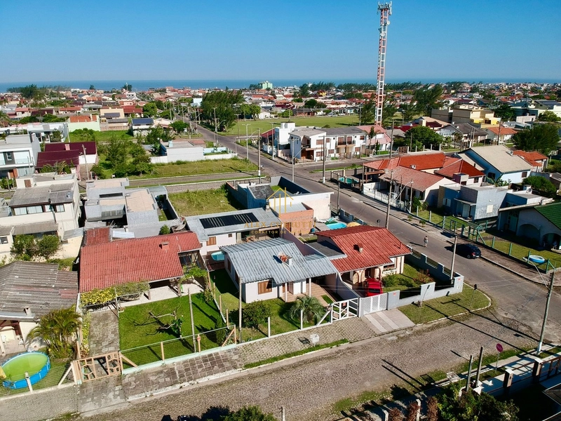 Casa à venda em ótima localização na praia de Atlântida Sul: 27ª foto da galeria de imagens do imóvel