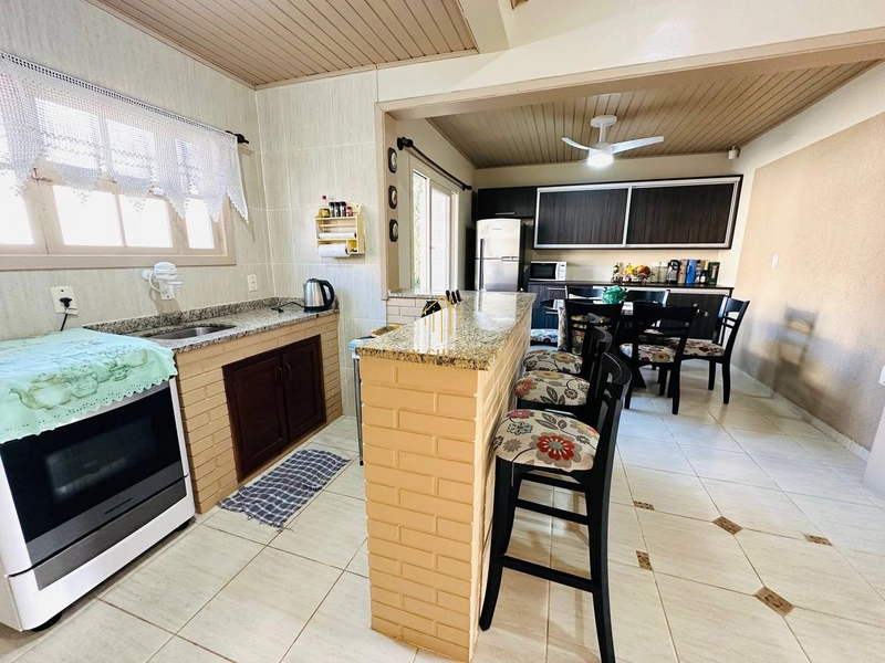 Casa à venda com 2 terrenos em Atlântida Sul: 9ª foto da galeria de imagens do imóvel