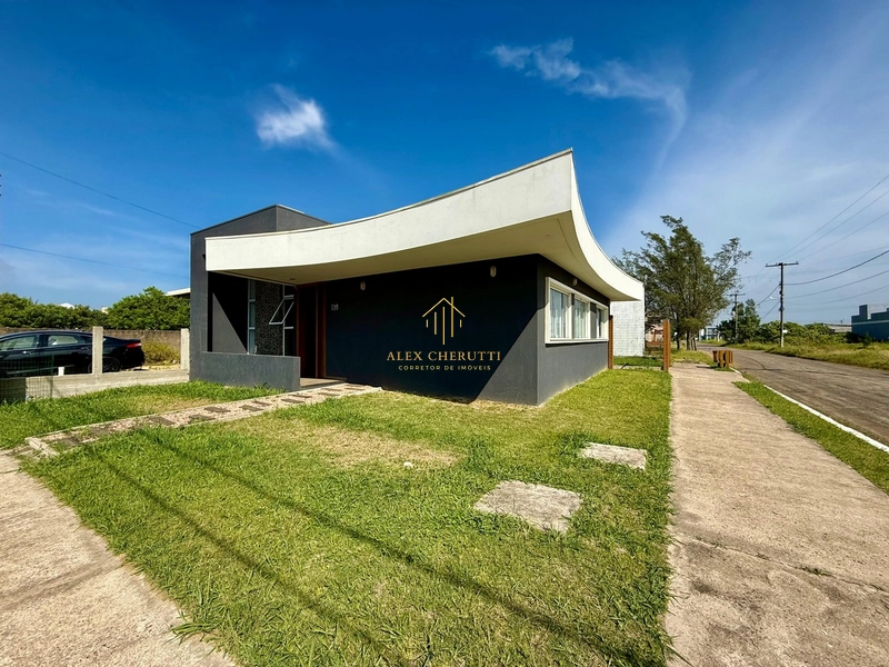 Casa na Praia de Atlântida Sul, 3 dormitórios: 2ª foto da galeria de imagens do imóvel