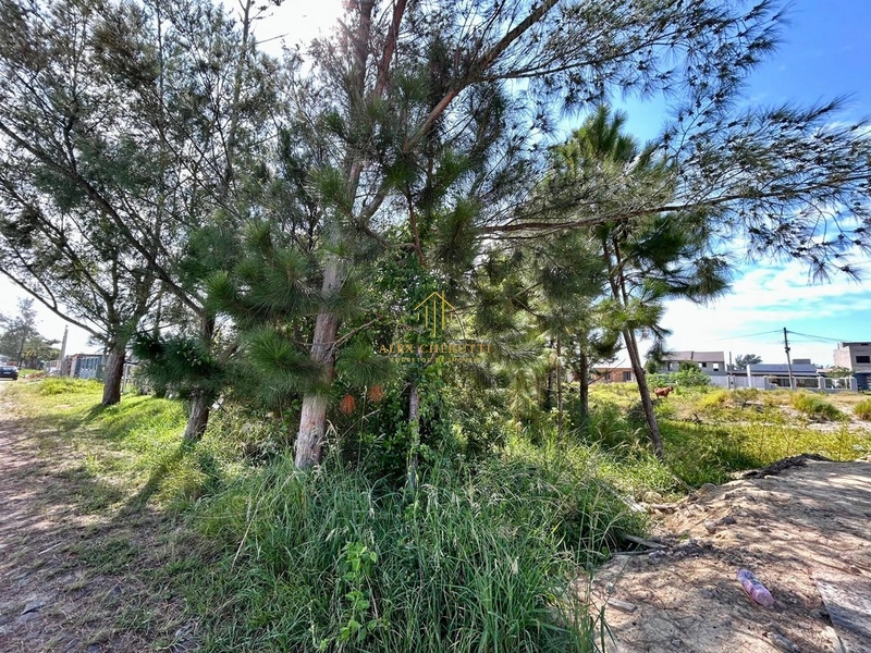 Terreno na Praia de Atlântida Sul: 1ª foto da galeria de imagens do imóvel