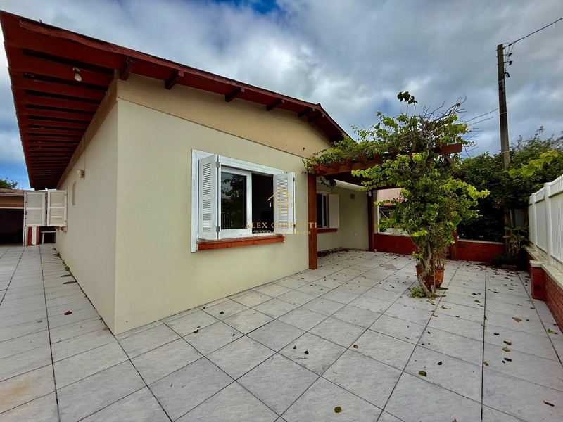 Casa na Praia de Mariápolis, 4 dormitórios: 1ª foto da galeria de imagens do imóvel