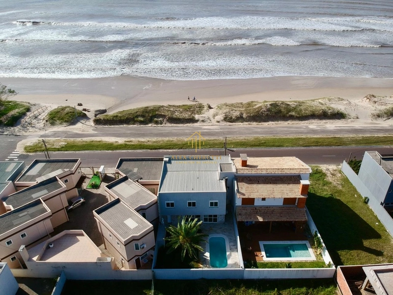 Excelente sobrado finamente mobiliado e decorado em Atlântida Sul: 10ª foto da galeria de imagens do imóvel