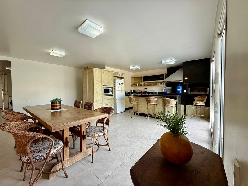 Lindo sobrado à venda em Atlântida Sul, 6 dormitórios: 27ª foto da galeria de imagens do imóvel