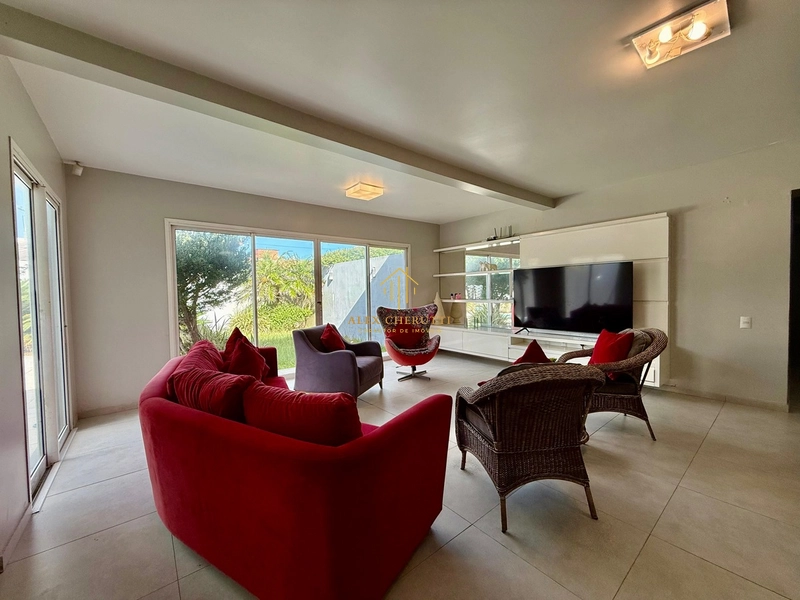 Lindo sobrado à venda em Atlântida Sul, 6 dormitórios: 30ª foto da galeria de imagens do imóvel