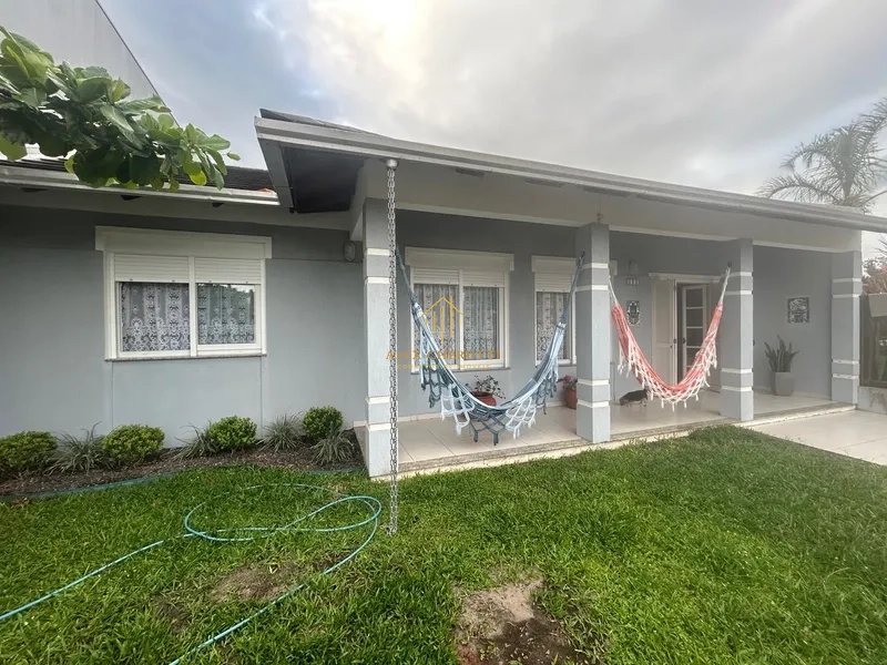 Casa à venda na praia de Atlântida Sul: 2ª foto da galeria de imagens do imóvel