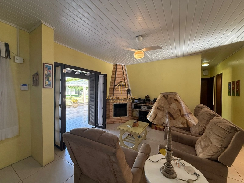 Casa à venda na praia de Atlânntida Sul, 3 dormitórios: 4ª foto da galeria de imagens do imóvel