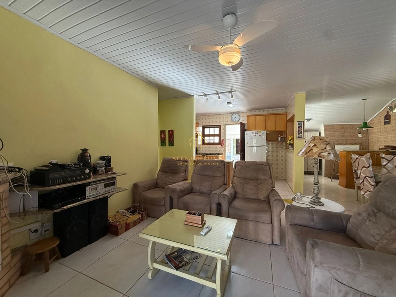 Casa à venda na praia de Atlânntida Sul, 3 dormitórios: 5ª foto da galeria de imagens do imóvel