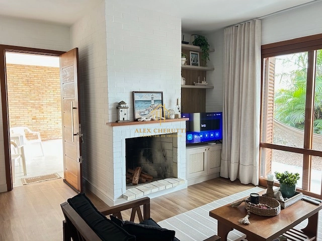 Casa à venda na praia de Rainha do Mar, 3 dormitórios: 5ª foto da galeria de imagens do imóvel