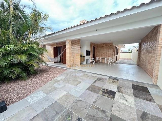 Casa à venda na praia de Rainha do Mar, 3 dormitórios: 1ª foto da galeria de imagens do imóvel