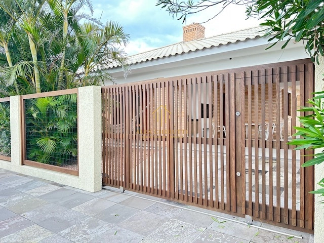 Casa à venda na praia de Rainha do Mar, 3 dormitórios: 2ª foto da galeria de imagens do imóvel