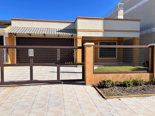 Casa à venda na praia de Rainha do Mar, 3 dormitórios: 1ª foto da galeria de imagens do imóvel