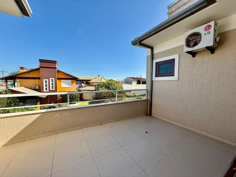 Lindo sobrado à venda em Atlântida Sul, 4 dormitrios: 34ª foto da galeria de imagens do imóvel