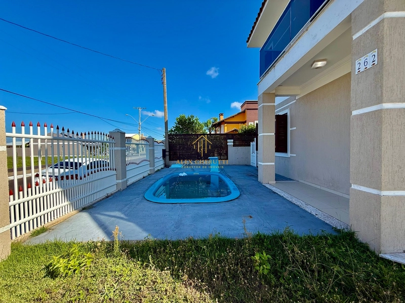 Lindo sobrado à venda em Atlântida Sul, 4 dormitrios: 4ª foto da galeria de imagens do imóvel