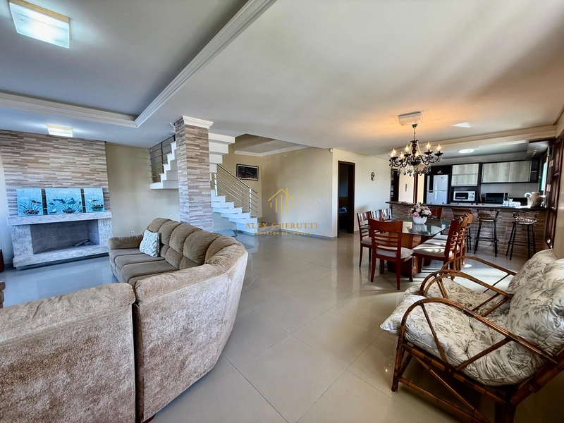 Lindo sobrado à venda em Atlântida Sul, 4 dormitrios: 10ª foto da galeria de imagens do imóvel