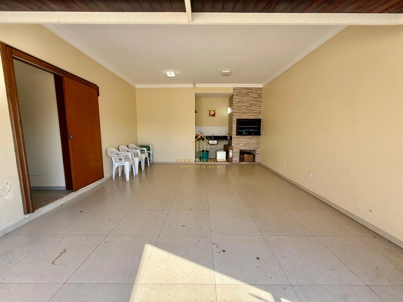 Lindo sobrado à venda em Atlântida Sul, 4 dormitrios: 37ª foto da galeria de imagens do imóvel