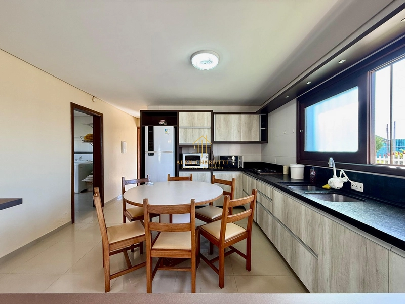 Lindo sobrado à venda em Atlântida Sul, 4 dormitrios: 16ª foto da galeria de imagens do imóvel