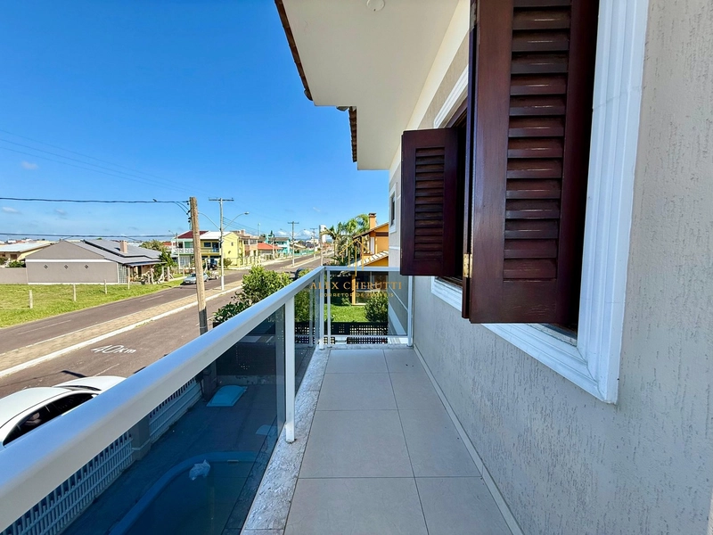 Lindo sobrado à venda em Atlântida Sul, 4 dormitrios: 24ª foto da galeria de imagens do imóvel