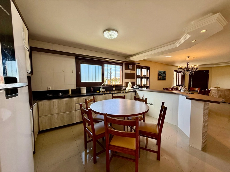 Lindo sobrado à venda em Atlântida Sul, 4 dormitrios: 18ª foto da galeria de imagens do imóvel