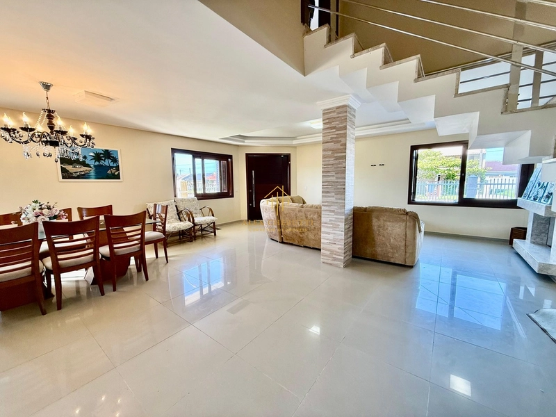 Lindo sobrado à venda em Atlântida Sul, 4 dormitrios: 12ª foto da galeria de imagens do imóvel