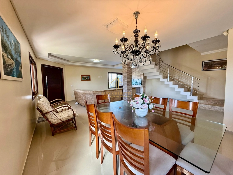 Lindo sobrado à venda em Atlântida Sul, 4 dormitrios: 14ª foto da galeria de imagens do imóvel