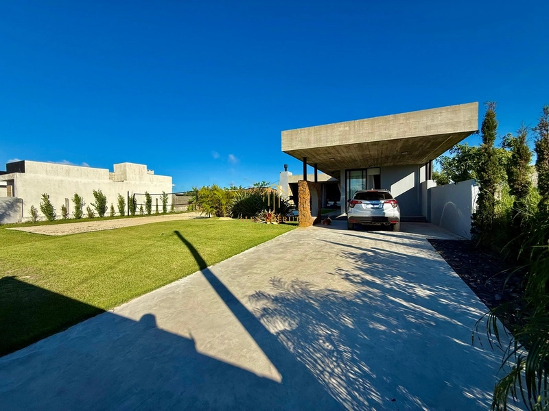 Casa com 2 terrenos à venda, 2 dormitórios: 3ª foto da galeria de imagens do imóvel