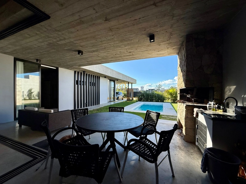 Casa com 2 terrenos à venda, 2 dormitórios: 6ª foto da galeria de imagens do imóvel