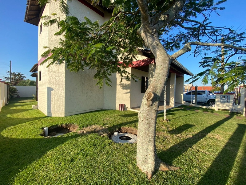 Sobrado na Praia de Atlântida Sul, 3 dormitórios: 4ª foto da galeria de imagens do imóvel