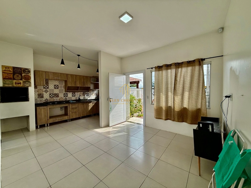 Casa geminada à venda em Rainha do Mar, 2 dormitórios: 5ª foto da galeria de imagens do imóvel