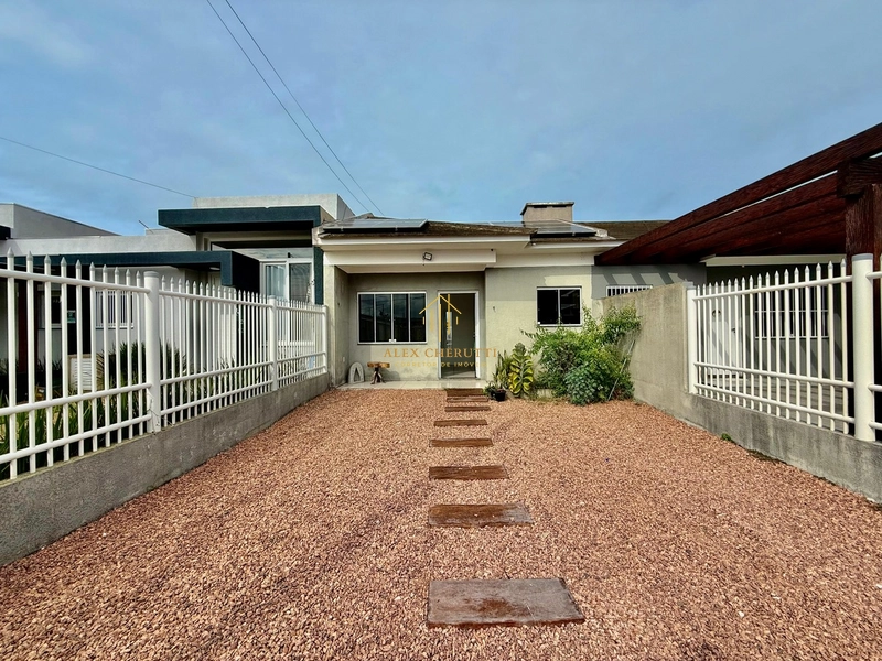 Casa geminada à venda em Rainha do Mar, 2 dormitórios: 1ª foto da galeria de imagens do imóvel