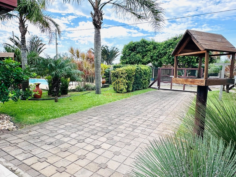 Casa à venda na praia de Atlântida Sul, 3 dormitórios: 4ª foto da galeria de imagens do imóvel