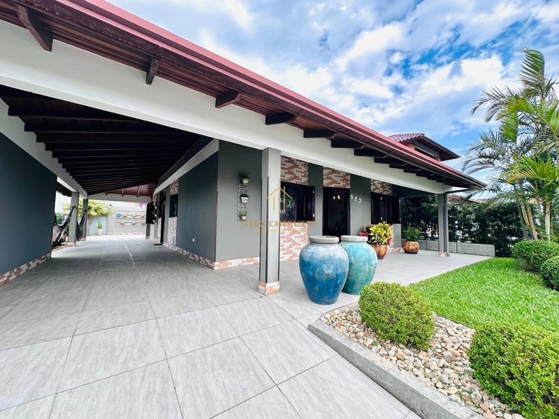 Casa à venda na praia de Atlântida Sul, 3 dormitórios: 1ª foto da galeria de imagens do imóvel