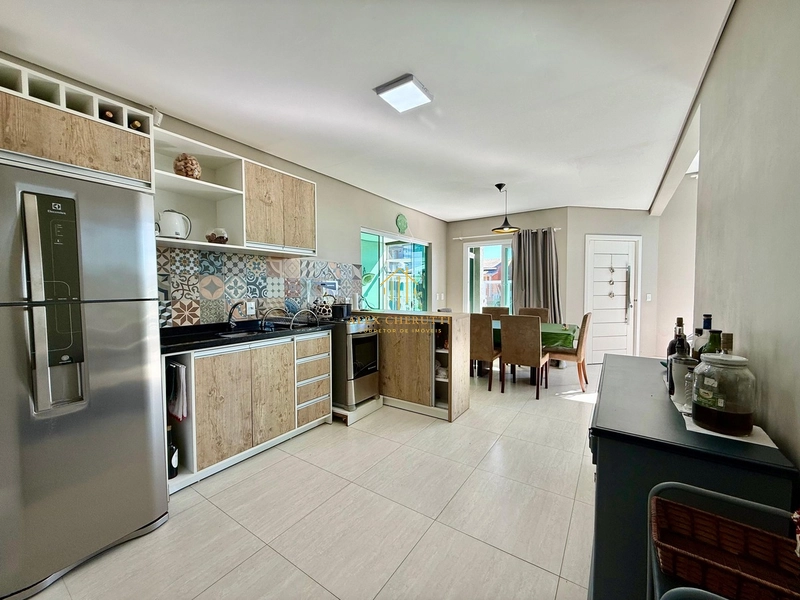 Bela casa à venda na praia de Atlântida Sul, 4 dormitórios: 10ª foto da galeria de imagens do imóvel