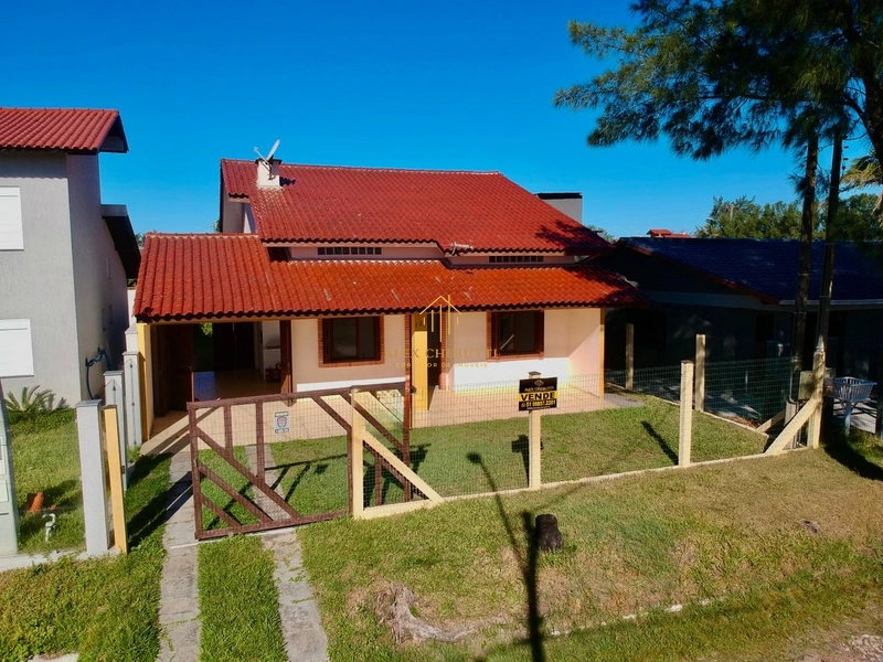 Oportunidade na praia de Mariápolis, 3 dormitórios: 2ª foto da galeria de imagens do imóvel