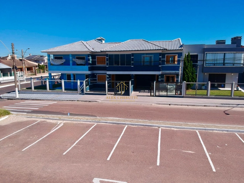 Linda casa à venda com vista para o mar em Atlântida Sul: 2ª foto da galeria de imagens do imóvel