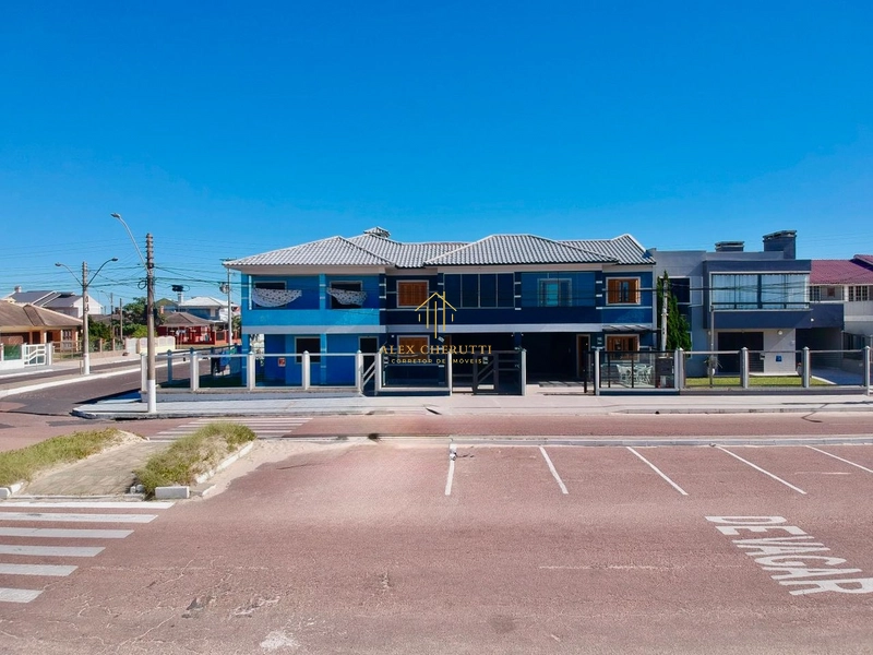 Linda casa à venda com vista para o mar em Atlântida Sul: 1ª foto da galeria de imagens do imóvel
