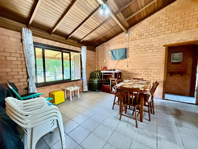 Casa à venda na praia de Atlântida Sul,  3 dormitórios: 5ª foto da galeria de imagens do imóvel