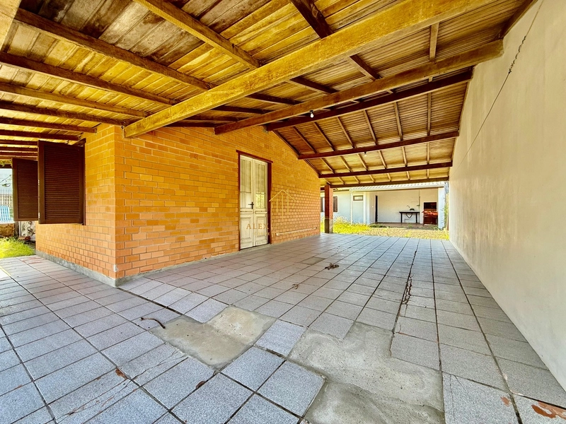 Casa à venda na praia de Atlântida Sul,  3 dormitórios: 3ª foto da galeria de imagens do imóvel